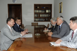 Senatorii Nicolae Moga si Petru Filip s-au intalnit cu ambasadorul Ucrainei, Teofil Bauer