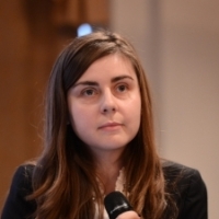 Ioana Petrescu, atacata de o gasca formata din politruci basisti