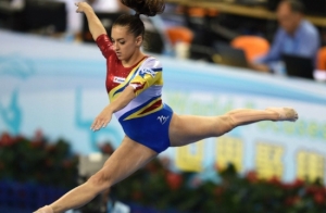 Larisa Iordache a cucerit o medalie de argint la Campionatul Mondial de gimnastica din China
