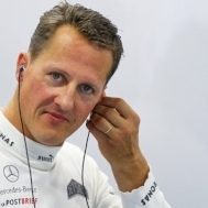 Michael Schumacher raspunde la intrebari doar prin miscarile capului