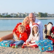 Familia Raluca si Walter Zenga: Craciunul si Anul Nou 2015, pe plaja din Dubai
