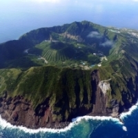 Catunul construit pe craterul unui vulcan activ: Aogashima