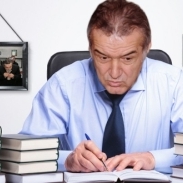 Gigi Becali pregateste pentru tipar o carte despre fotbal
