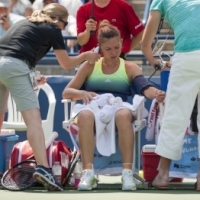 Simona Halep a abandonat setul trei al finalei de la Toronto, cu elvetianca Belinda Bencic
