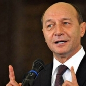 Traian Basescu: "Imigrantii, finantati de Statul Islamic!"