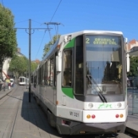Un tramvai al veseliei, numit Bonjour, circula pe linia 2 din Nantes (Franta)