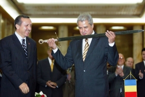 Adrian Nastase: Un deceniu de istorie a Turciei, cu Erdogan in prim plan