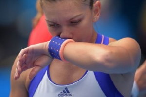 Invinsa de Johanna Konta, Simona Halep rateaza din nou sansa de a fi numarul 1 mondial