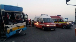 Autobuz implicat intr-un accident in Prahova