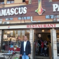 Hasan Atmeh, un om de afaceri sirian care s-a stabilit la Bucuresti, pentru ca iubeste Romania