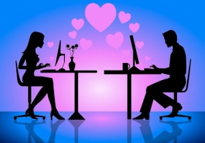 Amantlac pe chat:  Flirtul online, primul pas catre o aventura amoroasa extraconjugala