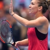 Simona Halep, numarul unu mondial, s-a calificat in turul secund la Australian Open, dupa ce a invins-o pe favorita gazdelor, Destanee Aiava