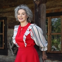 Maia Morgenstern, incantatoare in ii stilizate!