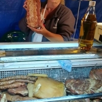 Mariana Deleanu, producator din Rucar, Arges: "Produse din carne afumate, telemea si cas la targul organizat in Piata Prefecturii Calarasi!"