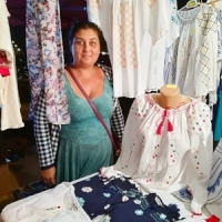 Mirela Ion din Bucuresti, la targul mesterilor populari, din Piata Prefecturii Calarasi