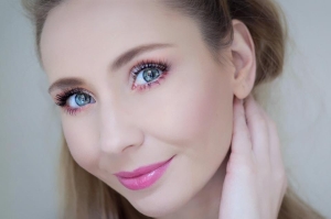 Cristina Kovacs este Best Beauty Vlogger 2018