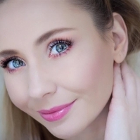 Cristina Kovacs este Best Beauty Vlogger 2018