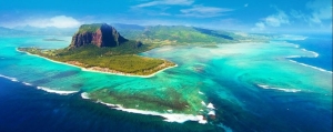 Mauritius: Insula verde, cu ape albastre si plaje albe, care a servit ca model pentru crearea Raiului