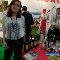 Andra Muntean si vinurile Valea Ascunsa, la Targul de Turism de la Romexpo
