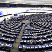 Demnitatea de europarlamentar - o implinire pentru cariere politice exemplare, in slujba cetatenilor si a natiunilor europene