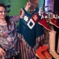 Irina Popa, designer: Haine si incaltari tricotate, la targul de Florii si Paste For the Love of Fashion
