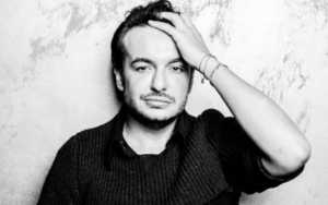 Creatorul de moda Razvan Ciobanu a murit intr-un accident rutier azi dimineata. El avea doar 43 de ani