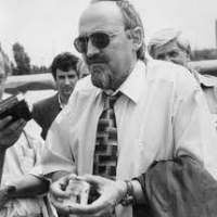 Fotografie rara: Senatorul Ion Solcanu fuma in 1992 Carpati fara filtru