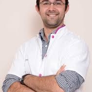 Dr Ioani Horatiu Ioan, supraspecializat in tumori cerebrale si chirurgie spinala, este singurul neurochirurg atestat de Colegiul Regal Britanic care practica in Romania