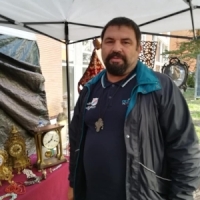 Mihai Tanase, presedintele anticarilor din Bucuresti, s-a mutat la Bruxelles si organizeaza targuri de antichitati acolo