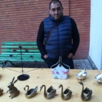 Anticarul Constantin Marian din Popesti-Leordeni: Vulturi si iepuri de bronz masiv, la targurile din curtea MTR!