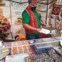 Valentin Dinca: Cataif cu lapte si suberek cu carne de vita, la targul din curtea MTR!