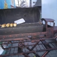 Caruta cu Gogosi: limonada, porumb fert, porumb copt si gogosele, la targul din curtea MTR
