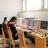 Distractia hackerilor poate distruge munca unei vieti