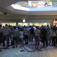 Noul iPhone 3G a provocat isterie printre cumparatori