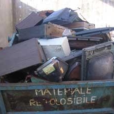 UE obliga primariile la investitii. Deseurile IT ar putea umfla pretul gunoiului