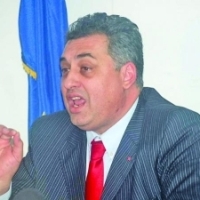 Pentru ca viseaza cu ochii deschisi la fondurile europene. Mitrana crede ca Tusac doarme si cand este treaz
