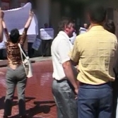 Protest langa biroul unui parlamentar PDL