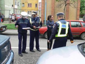 Mehedinti: Fetita de sapte ani accidentata de o soferita incepatoare
