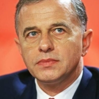 Mircea Geoana e din nou seful Comisiei de politica externa a Senatului