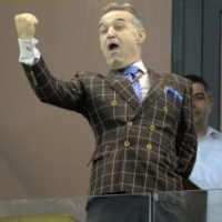 Steaua a batut-o pe Dinamo cu 3 – 1. Gigi Becali e fericit