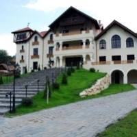 Hotel Turnul, din Moeciu, un loc in care romanii se regasesc