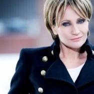 Patricia Kaas se va deplasa prin Bucuresti cu 2 bodyguarzi si 2 limuzine de lux!