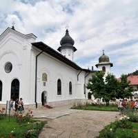 La Manastirea AGAPIA din judetul Neamt se deschide