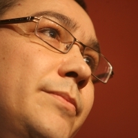 Gloria lui Ponta, ciuda lui Basescu si pipitele din dotare