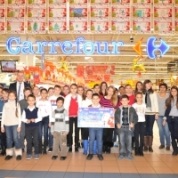 Carrefour Romania a premiat copiii talentati din clasele 0 - VIII, in cadrul Concursului de desene Craciun 2013