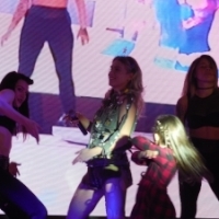 Corina Bud a atras privirile la concertul sustinut cu ocazia Winter Fashion, la Plaza Romania