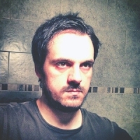 Jurnalistul Iulian Leca il suspecteaza pe ambasadorul Statelor Unite ale Americii in Romania, Hans Klemm, nu de naivitate si prostie, ci de ticalosie
