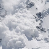 Tragedie in Muntii Retezat: doi copii au murit intr-o avalansa pe munte