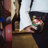 Colectia de clutch-uri de matase SILKDOM in exclusivitate la Molecule F