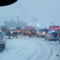 Accident tragic pe DN 15, intre intre Borsec si Tulghes, soldat cu 2 morti si 18 raniti dupa ce un microbuz s-a rasturnat